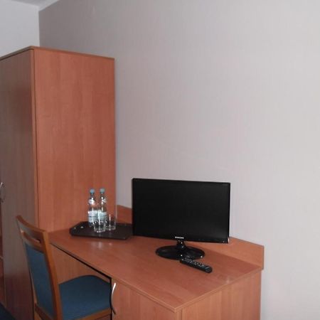 Irss Osrodek Szkoleniowy Hotel Białobrzegi Buitenkant foto