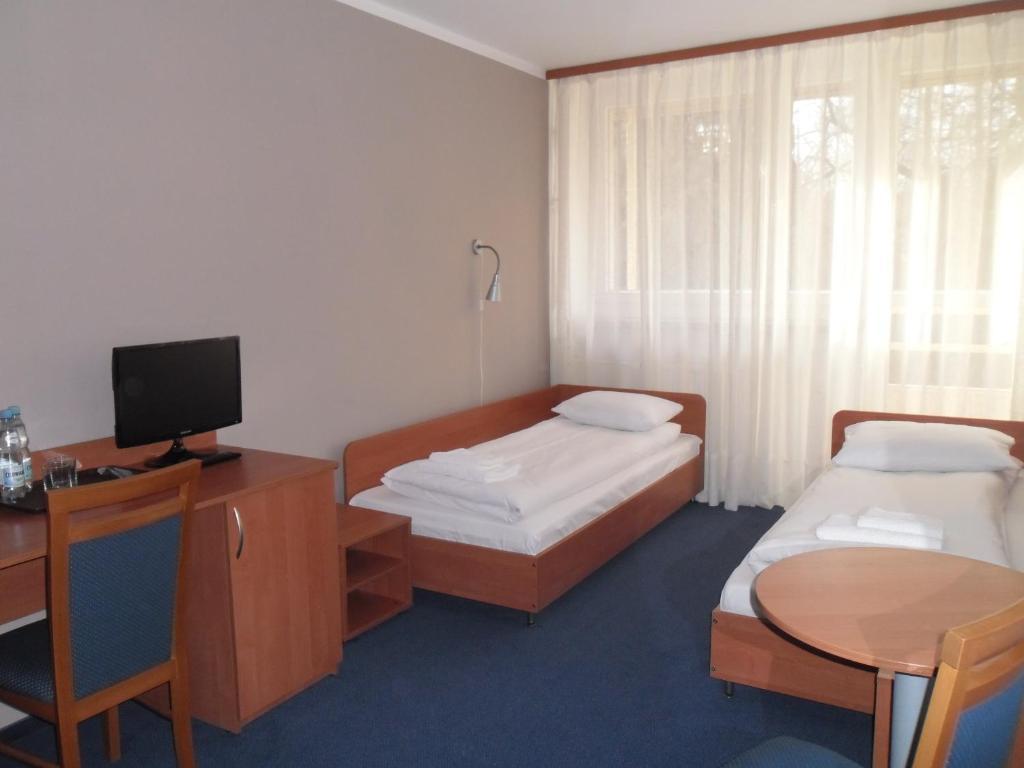 Irss Osrodek Szkoleniowy Hotel Białobrzegi Buitenkant foto
