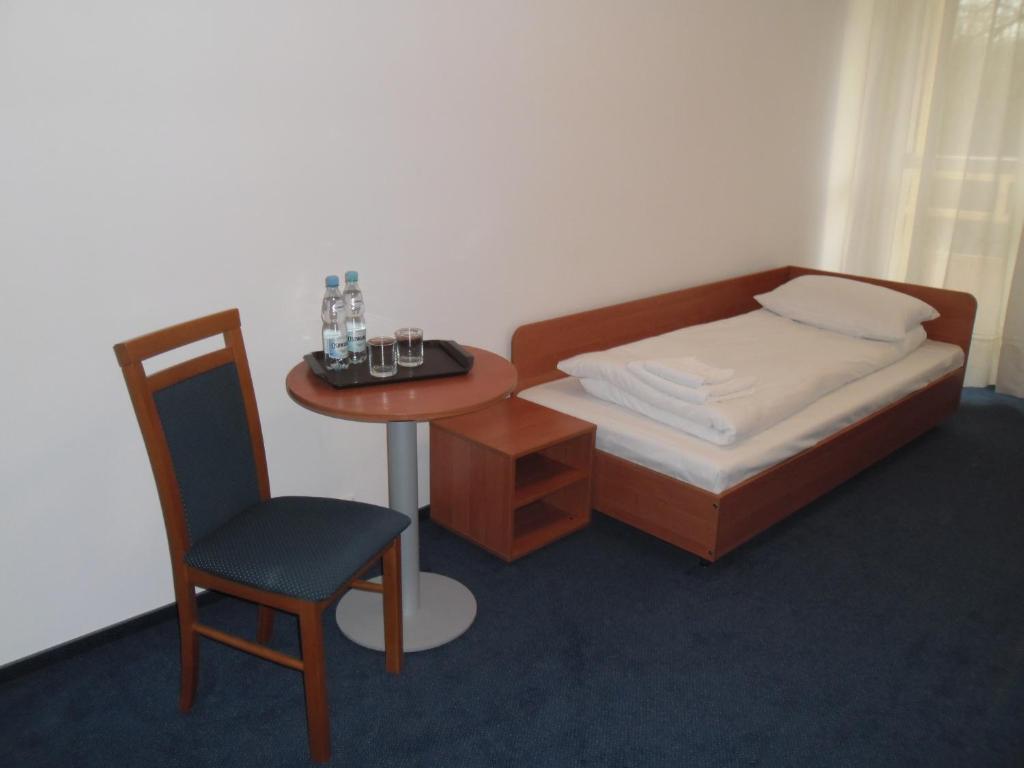 Irss Osrodek Szkoleniowy Hotel Białobrzegi Buitenkant foto